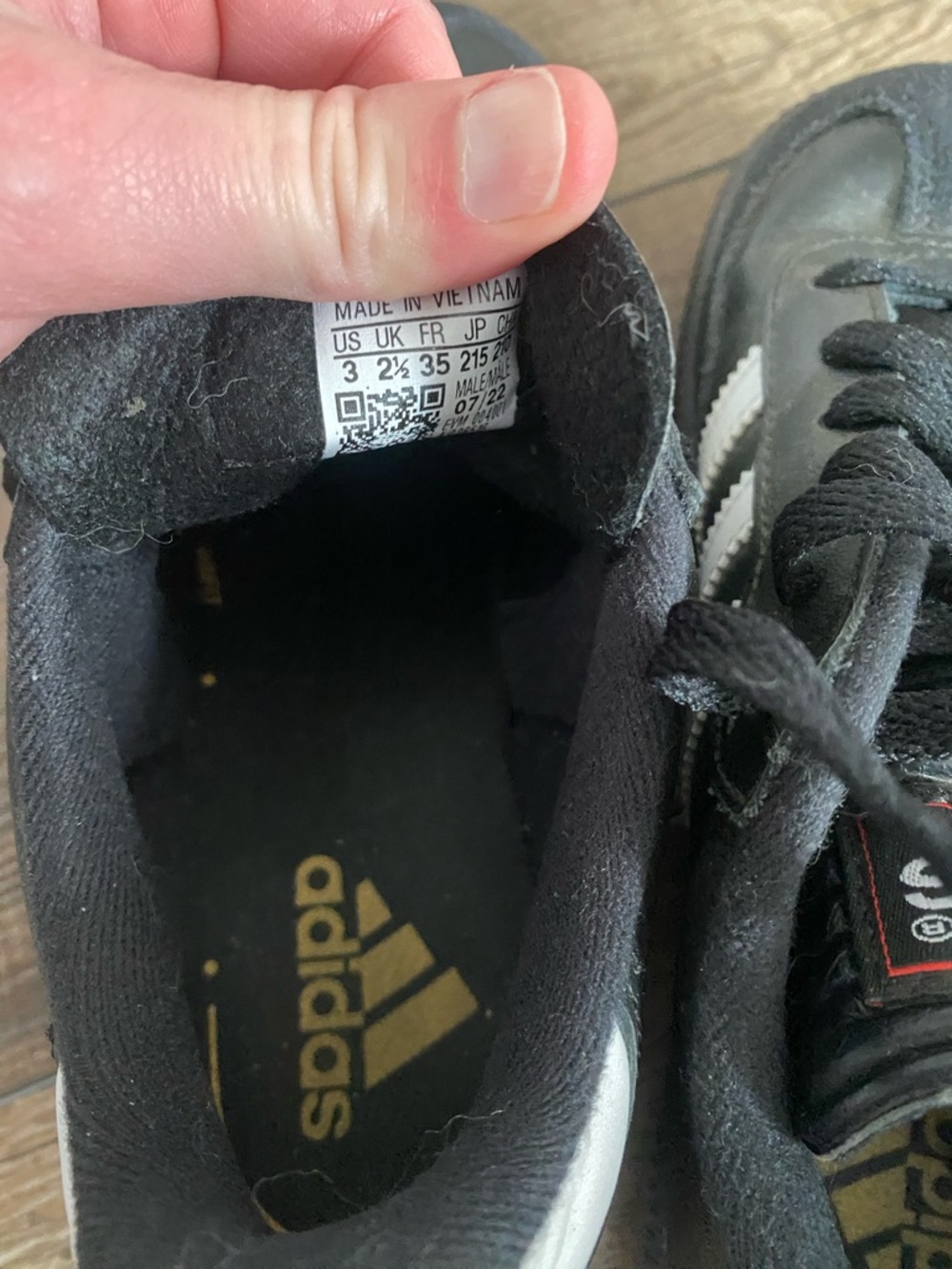 adidas Samba Low-Top Sneakers in Black & White - Picture 5 of 5